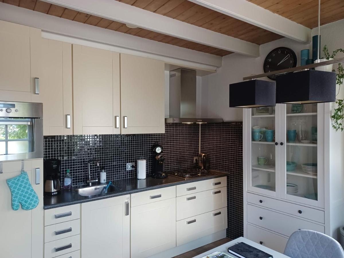 Karakteristiek Huis In Centrum Winsum Met Nieuwe Badkamer エクステリア 写真