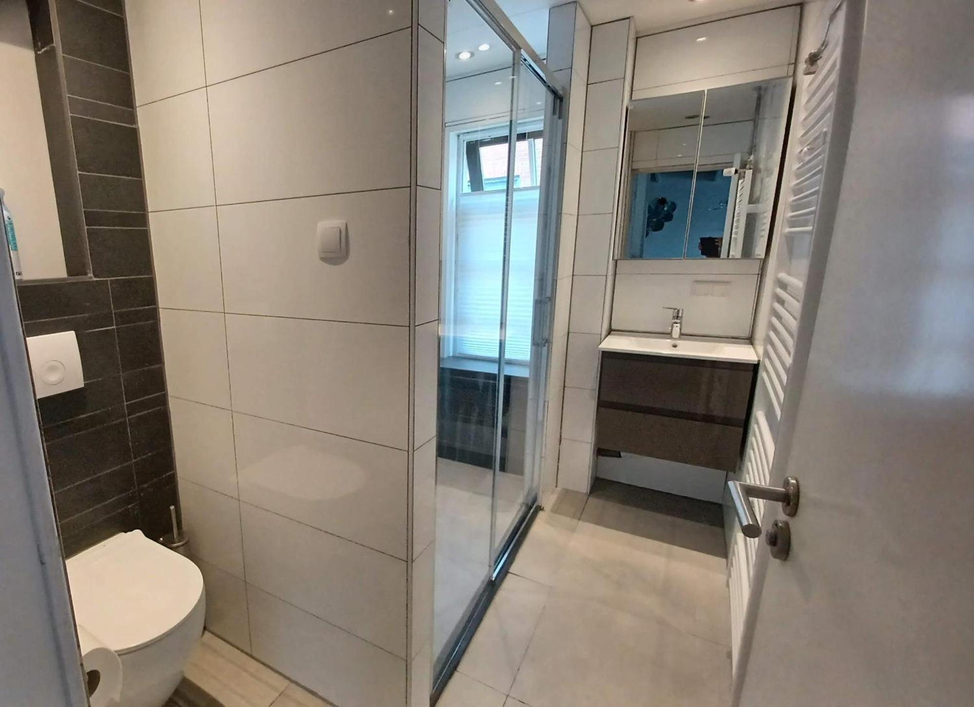 Karakteristiek Huis In Centrum Winsum Met Nieuwe Badkamer エクステリア 写真
